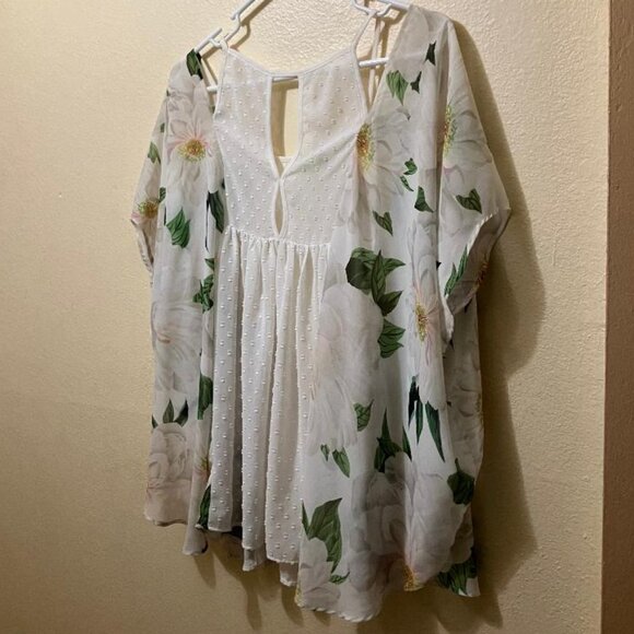 Farm Rio Women's Floral Flowy Semi Sheer Flutter Sleeve Tunic Blouse One Size - Picture 1 of 6